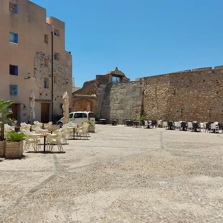 Сasa de vacaciones Casa Castell Alojamiento Turistico En El Casco Antiguo De *
